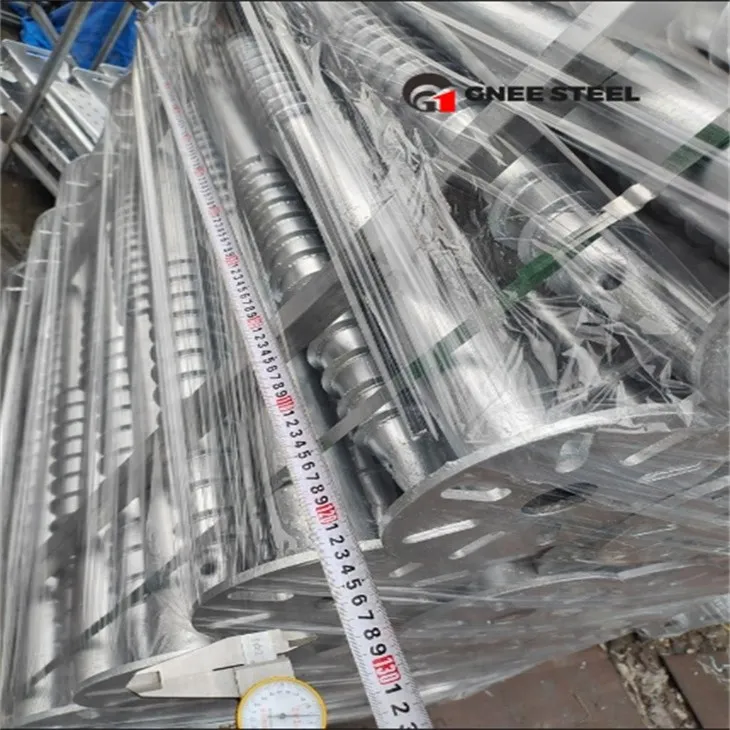 Galvaniseret stål med fire blade jordskrue